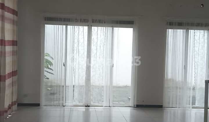 Jual / Sewa Rumah Posisi Hoek di Candraresmi Kota Baru Parahyangan Bandung