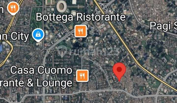 Bangunan di Senayan, Pinggir Jalan Raya, Kebayoran Baru, Jakarta Selatan