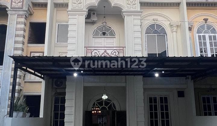 Dijual Dua Rumah Jadi Satu Dalam Komplek Tritura Fully Furnish