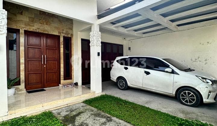 Rumah Besar Non Komplek di Setiabudi