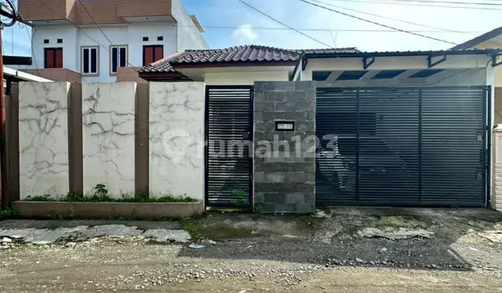 Tersedia Rumah Lebar dan Asri Full Furnished di Padang Bulan