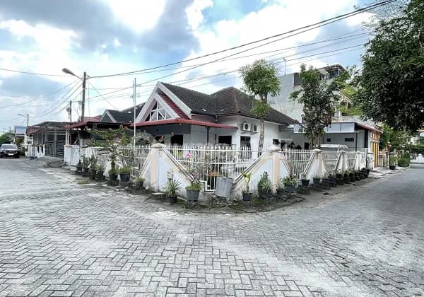 Rumah Bagus Unfurnished Medan Sunggal, Medan