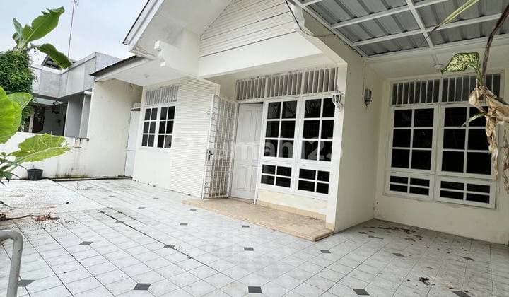 Dijual Rumah Cantik di Komplek Tasbih 1 SHM