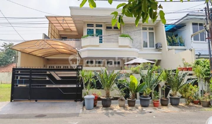 JUAL RUMAH PURI INDAH SIAP HUNI DEPAN TAMAN