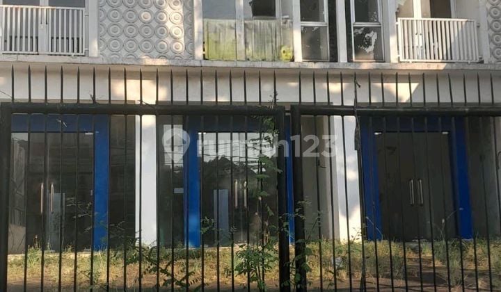 3 Attached Shophouses for Sale in Bintaro 3 Attached Shophouses for Sale in Bintaro