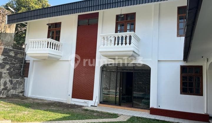 Disewakan Rumah Mewah di Setrasari Bandung.