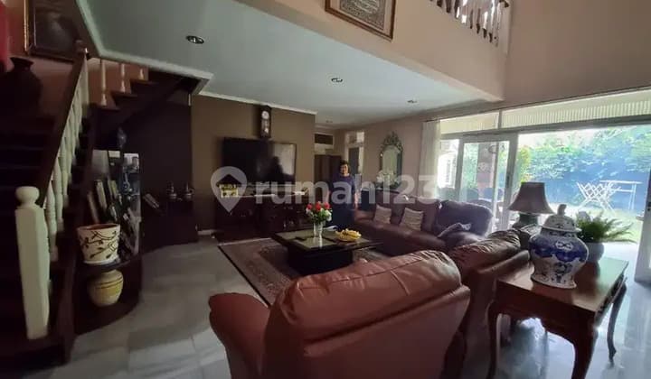 Dijual Rumah Besar Siap Huni di Sarijadi Bandung.