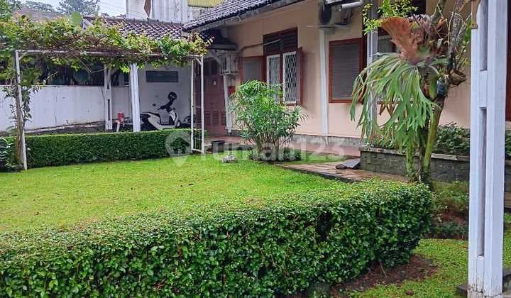 Rumah Cantik di Sayap Dago Bandung