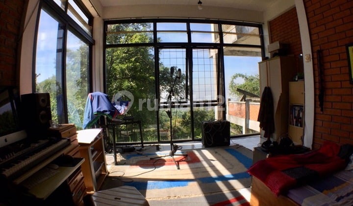 Rumah dengan City View di Dago Bandung.