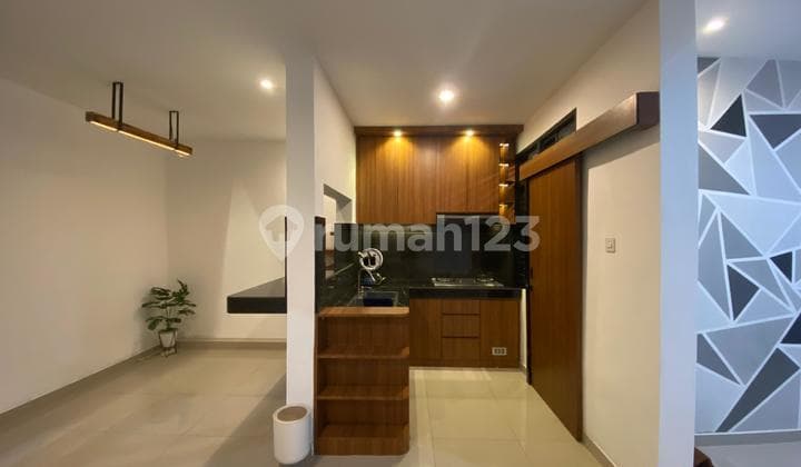 Rumah cantik di hillside area Kolonel Masturi Cimahi.