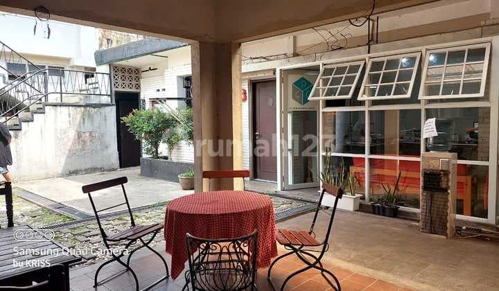 Rumah Mainroad Supratman dekat Gedung Sate Bandung,
