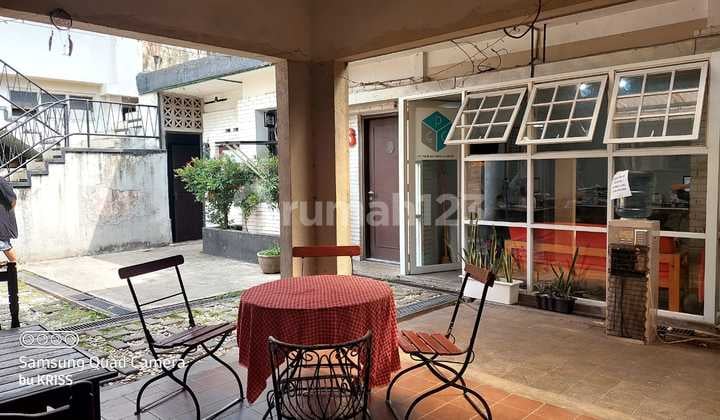 Rumah Mainroad Supratman dekat Gedung Sate Bandung,