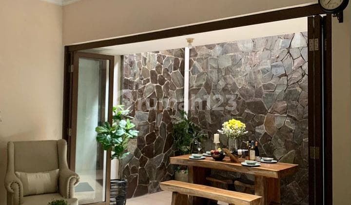 Modern 2-story house in the complex at Discovery Residence