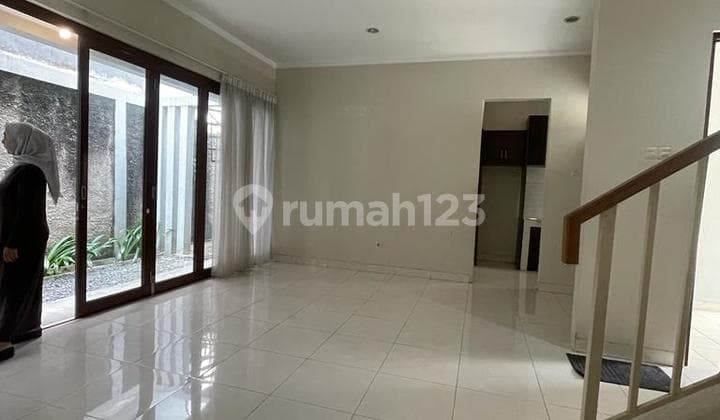 Rumah di Discovery Conserva Bintaro Jaya Sektor 9