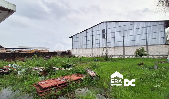 Rumah Luas Kawasan Industri Lahan Kuning di Sayung Semarang