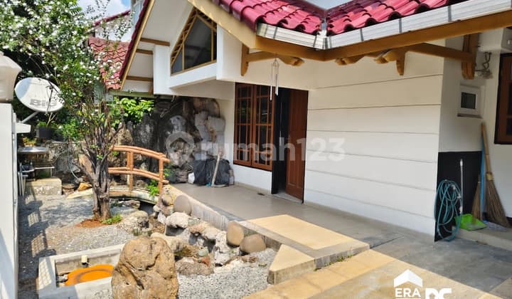 Murah!! Rumah 2 Lantai Siap Huni Ada Taman di Puri Kencana Jakarta Barat