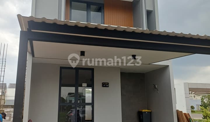 Dijual Rumah Siap Huni 2 Lantai Dekat Grand Wisata Bekasi