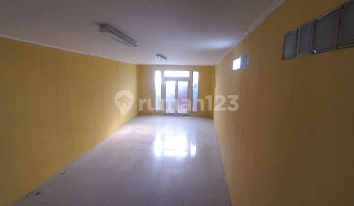 Di sewakan ruko dua lantai gandeng 2 di Rawalumbu bekasi
