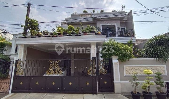 Dijual Rumah Mewah dengan Swiming Pool di Pekayon Bekasi Selatan