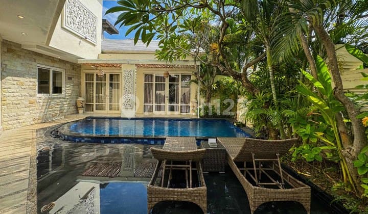 3 Bedroom Family-Friendly Villa In Central Kuta