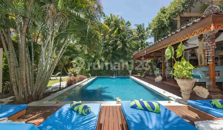 For Sale-4 Bedroom Villa Behind Bintang Supermarket Seminyak