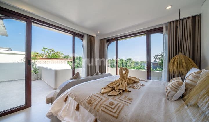 3 Bedroom Villa Prime LocationNear Batu Bolong Beach Canggu