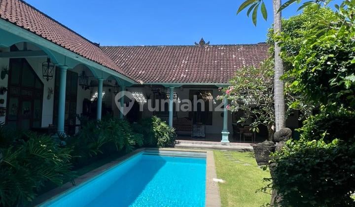 Charming Antique Style 2 Bedroom Villa in a Quiet Area of Seminyak – Best Investment