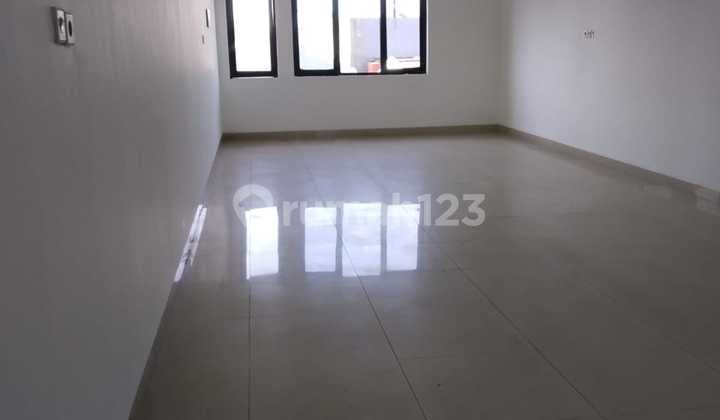 ruko bagus area tomang lokasi pinggir jalan, jakarta barat