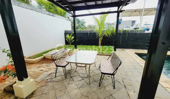 Rumah Dgn Kanal Kapal Pantai Mutiara Jakarta Utara