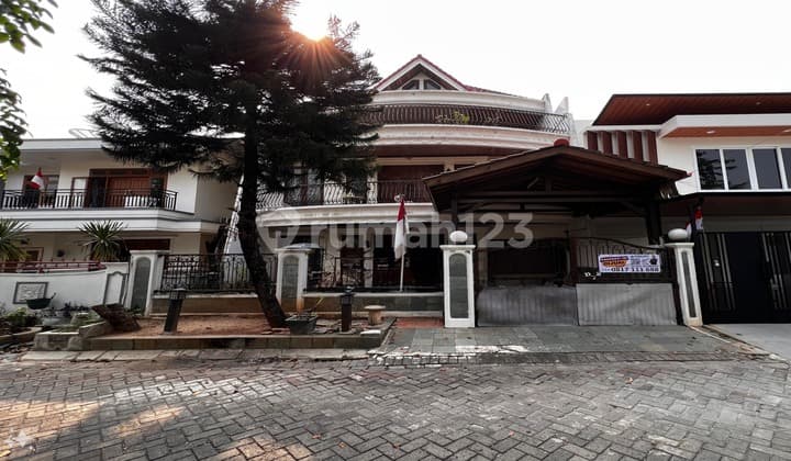 Rumah Mewah Terawat Hoki Siap Huni Taman Palem