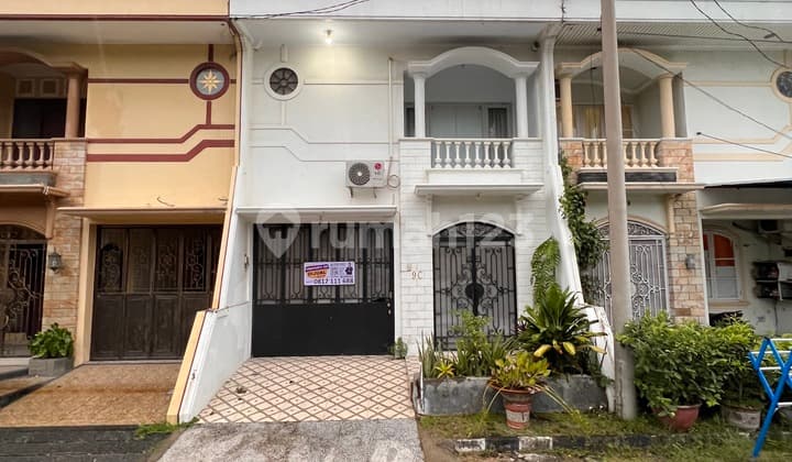 Rumah 3 Lantai Bagus Semi Furnished Strategis Tuparev Cirebon