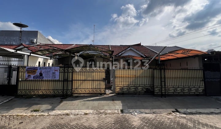 Rumah Dekat Stasiun Kereta Rawa Buaya Taman Semanan Indah Jakarta