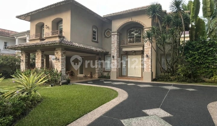 Rumah Mewah Hoek Boulevard Palem Raya Lippo Karawaci Siap Huni