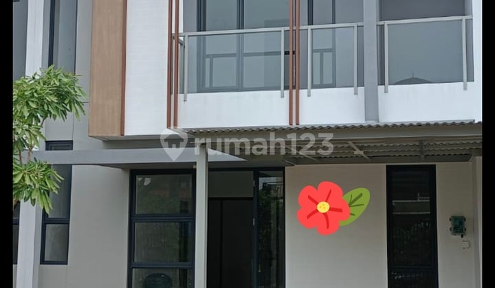 House in Yuthica BSD 5 Bedrooms Semi-Furnished Location in the City Center