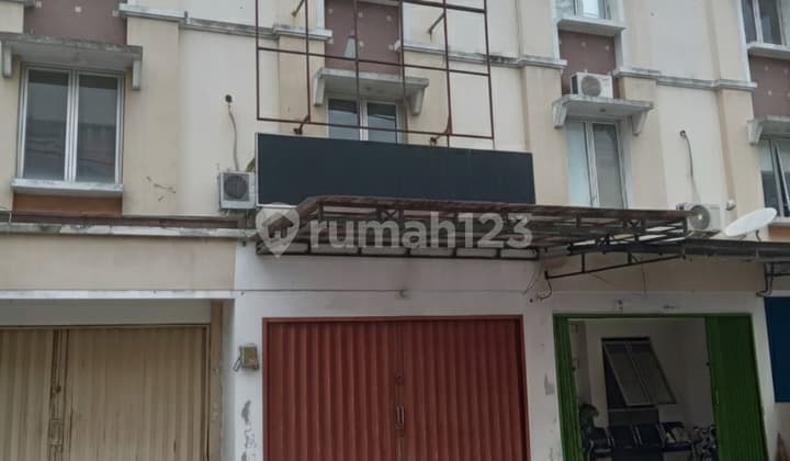 Strategic 2.5-Story Shophouse in Sentra Onderdil 2 Harapan Indah 1 Bekasi - Suitable for Office & Culinary Business