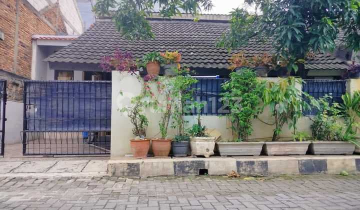 Dijual Rumah Minimalis Berlokasi Strategis Dekat Fasilitas Umum di Jl. KH Noer Ali Bekasi