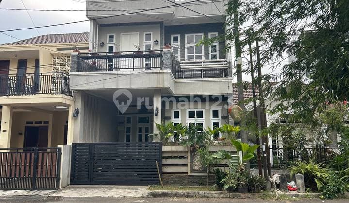 Rumah Nyaman Homey 3 Menit ke Pintu Tol Limo Cinere Depok
