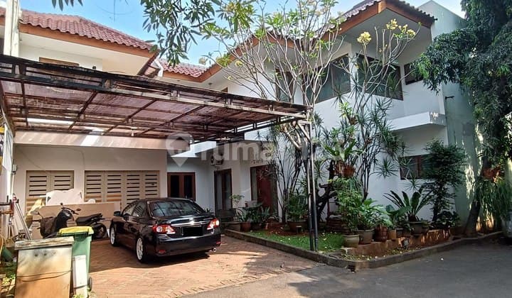 Rumah Private Pool Dalam Komplek Strategis di Cilandak
