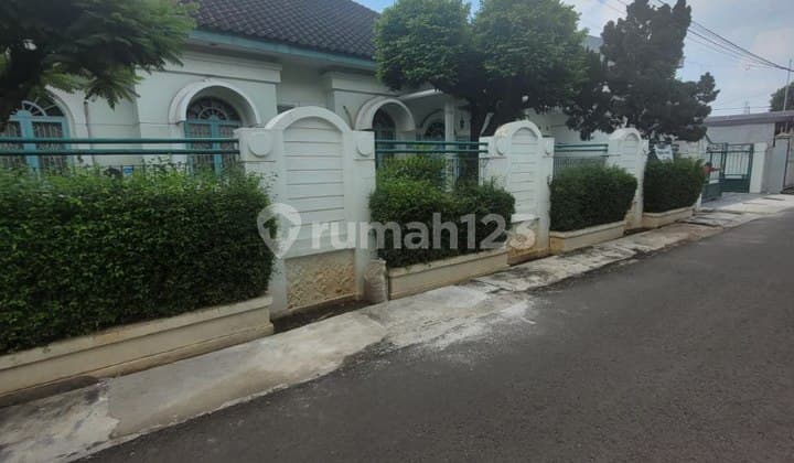 Rumah Dijual Murah Halaman Luas Strategis di Pondok Kelapa
