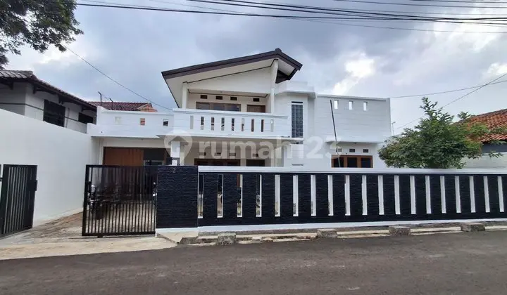 Affordable Strategically Renovated House Near LRT in Curug Jatiwaringin