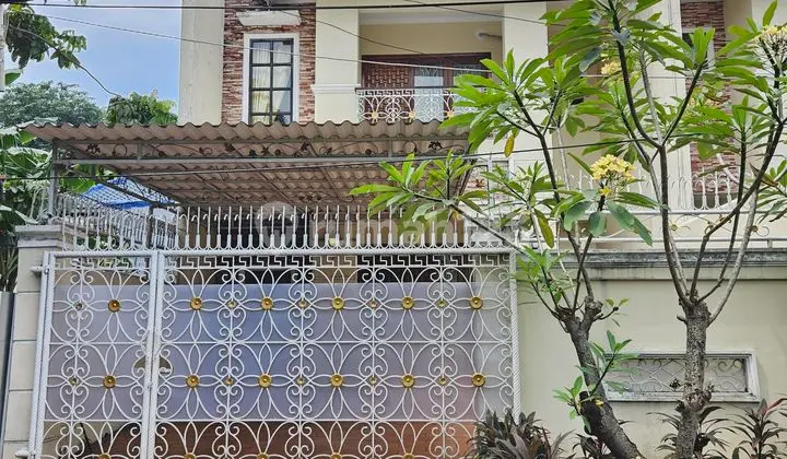 Luxury Ready-to-Occupy House in Premium Location in Galaxy Bekasi