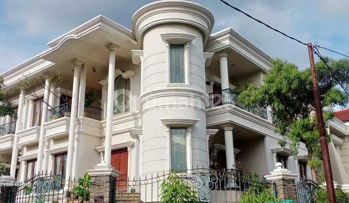 Rumah Hoek Mewah di Kelapa Gading Jakarta Utara