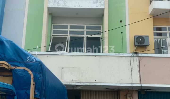 Ruko 2,5 lt Cocok untuk Kantor di Harapan Indah Bekasi