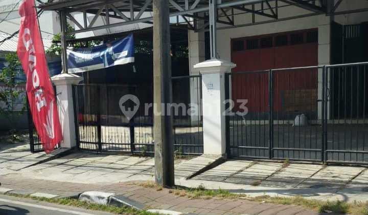 For sale, 3-unit row shop in Koja, North Jakarta