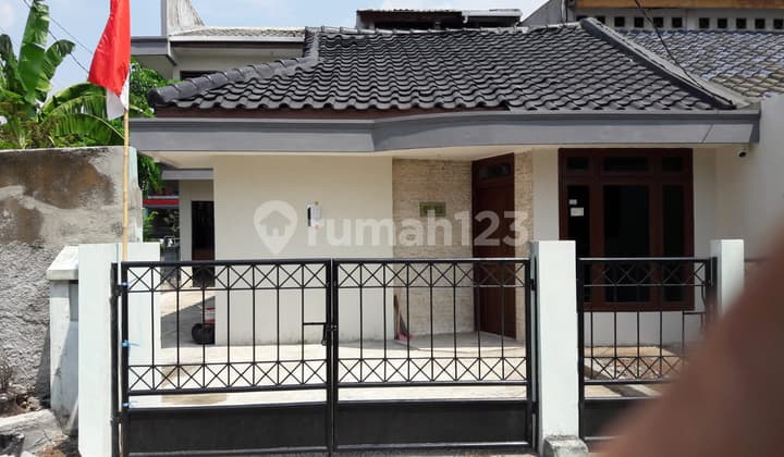 Dijual Rumah Huk Di Harapan Indah, Bekasi Barat