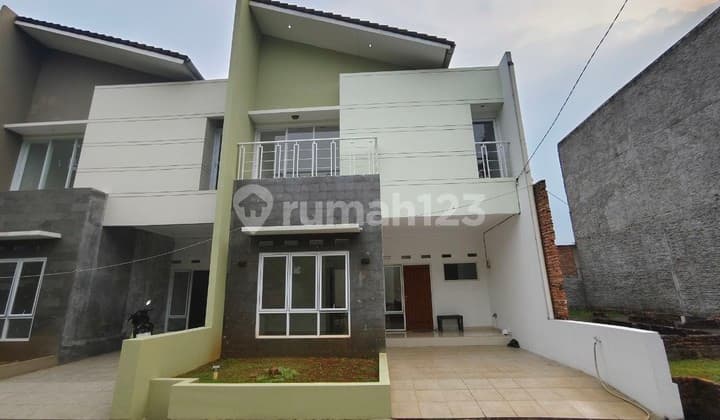 Rumah Baru Full Bata Merah, Selangkah Jl Utama Cibubur, Dalam Cluster yang Nyaman