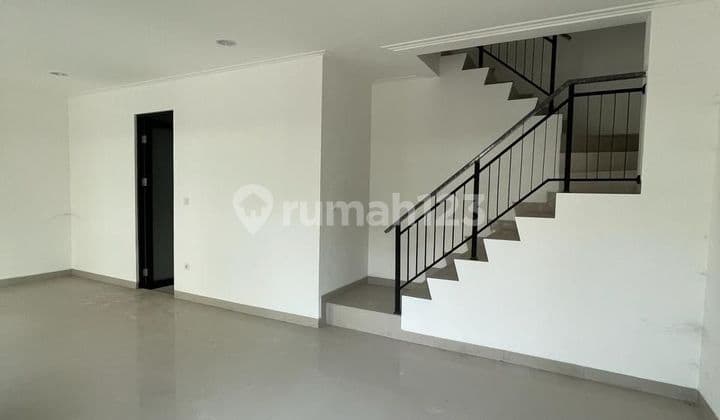Disewakan Rumah Milenial Pik 2 ,Uk 8X10, 2 AC, Rapi Siap Huni