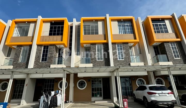 For Rent PIK 2 Ready-to-Occupy House, size 4.5x10, 3 Floors, Brand New
