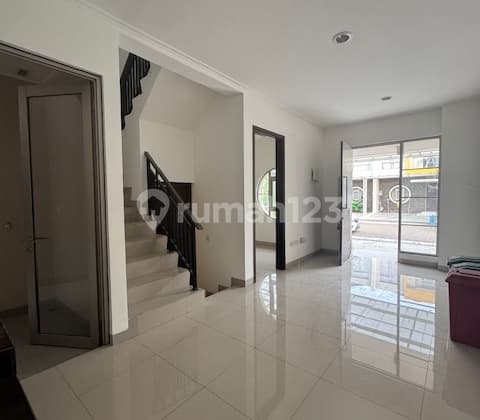 Disewakan Rumah Pik 2, Ukuran 6X12.5, 2 Lantai, Siap Huni