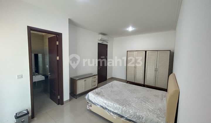 dijual rumah pik 2 uk 8x12.5 furnish bagus 2 lantai siap huni termurah